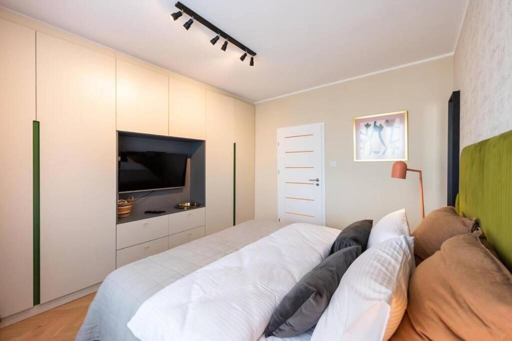 Eclectic City Apartment Near Old Town Βαρσοβία Εξωτερικό φωτογραφία